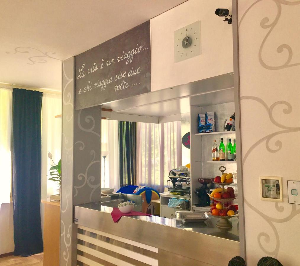 Alice Hotel Червия Экстерьер фото